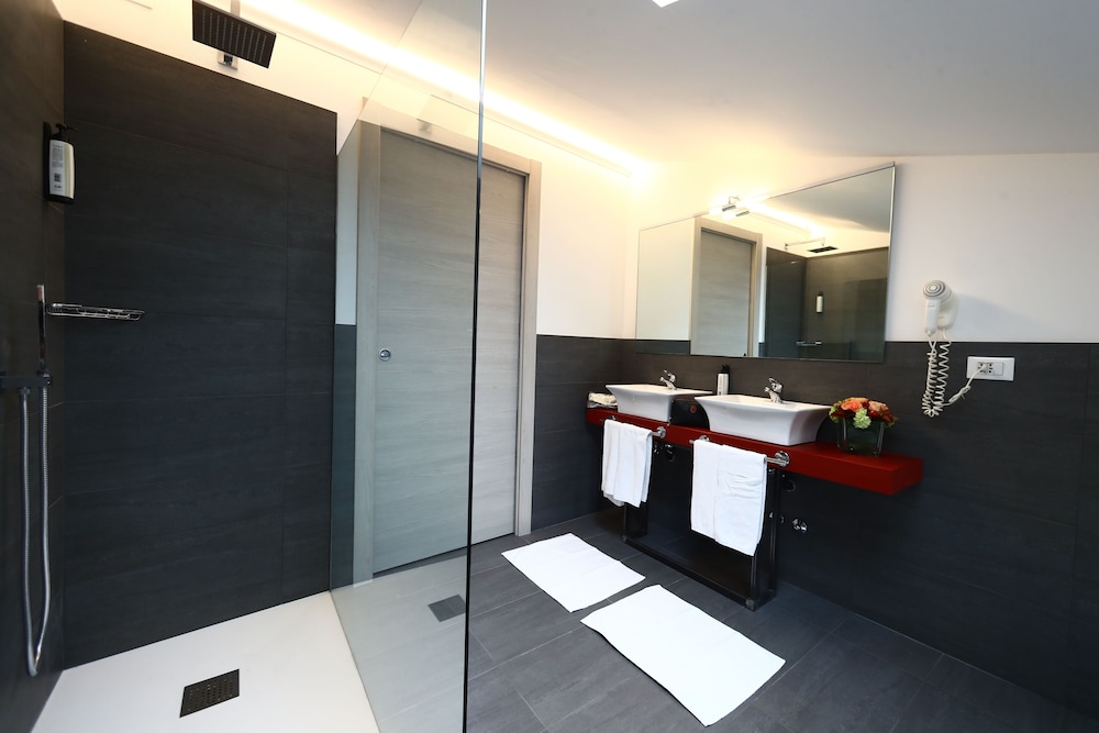 Hotel Italia 23/42