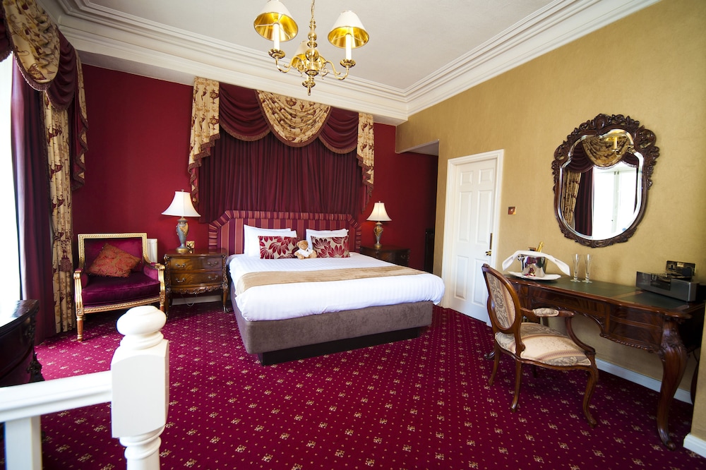 The Queen at Chester Hotel - Handwritten Collection 13/52