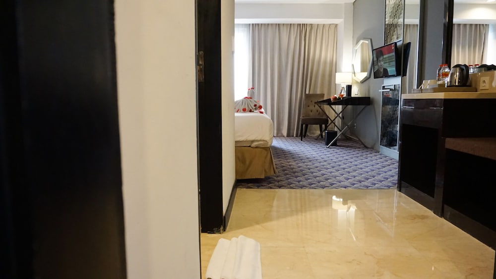 Nemuru Grand Bellevue Radio Dalam 31/39