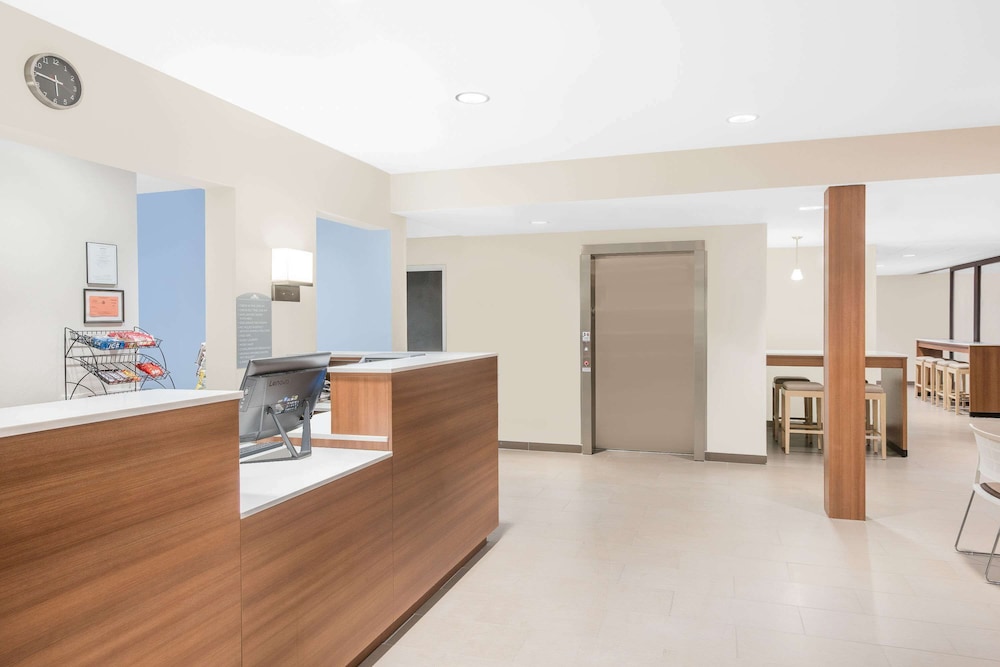 Microtel Inn And Suites By Wyndham Binghamton 4/34