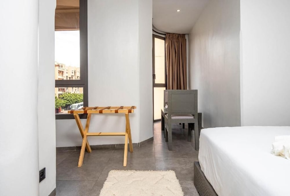 Fashion Hotel 24/47