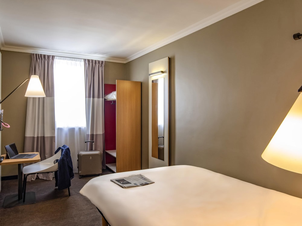 Ibis Paris Tour Montparnasse 15eme 11/30