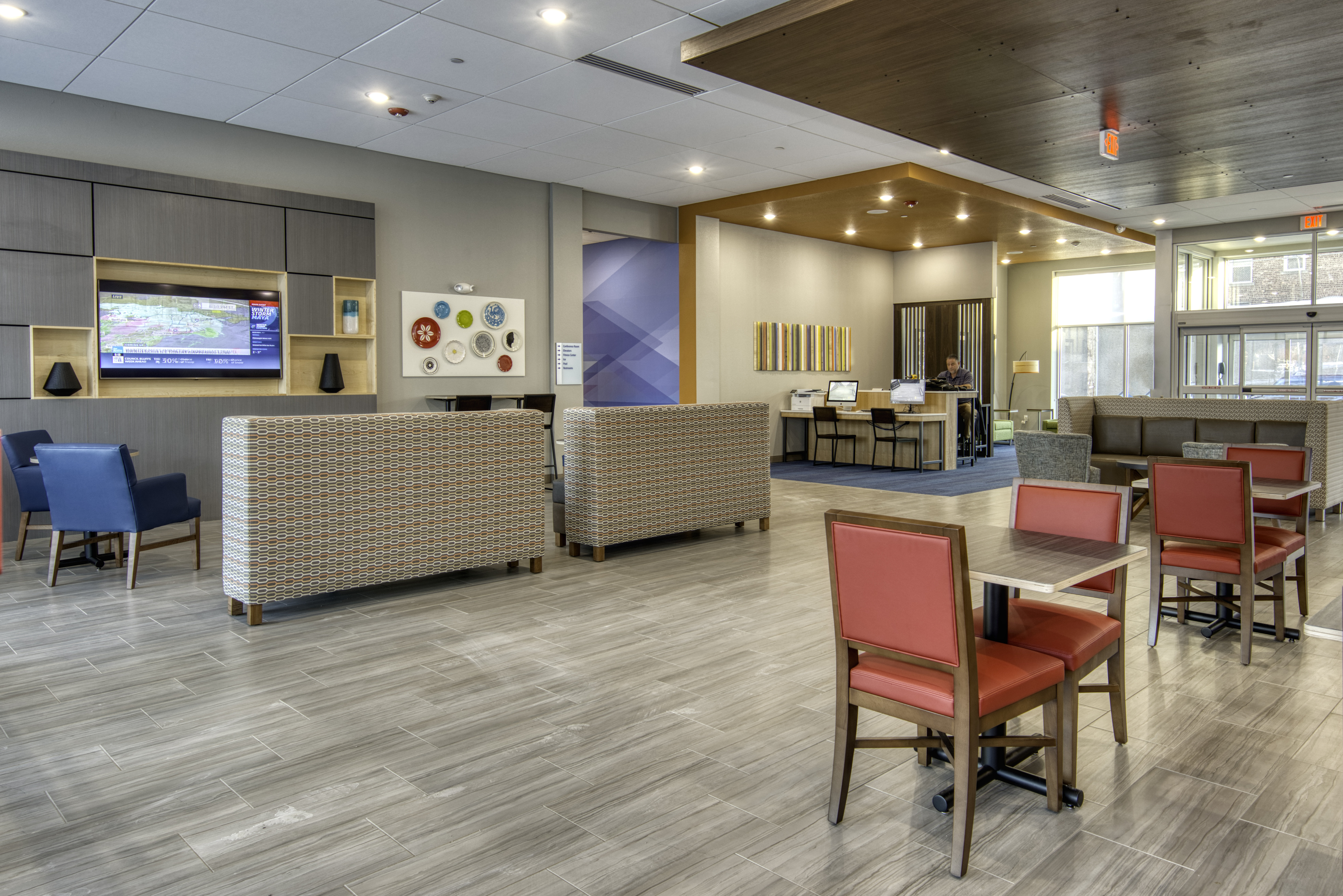 Holiday Inn Express and Suites Omaha Downtown Old Market 38/52