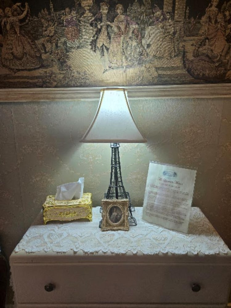 The Lancaster Manor Bed and Breakfast 18/50