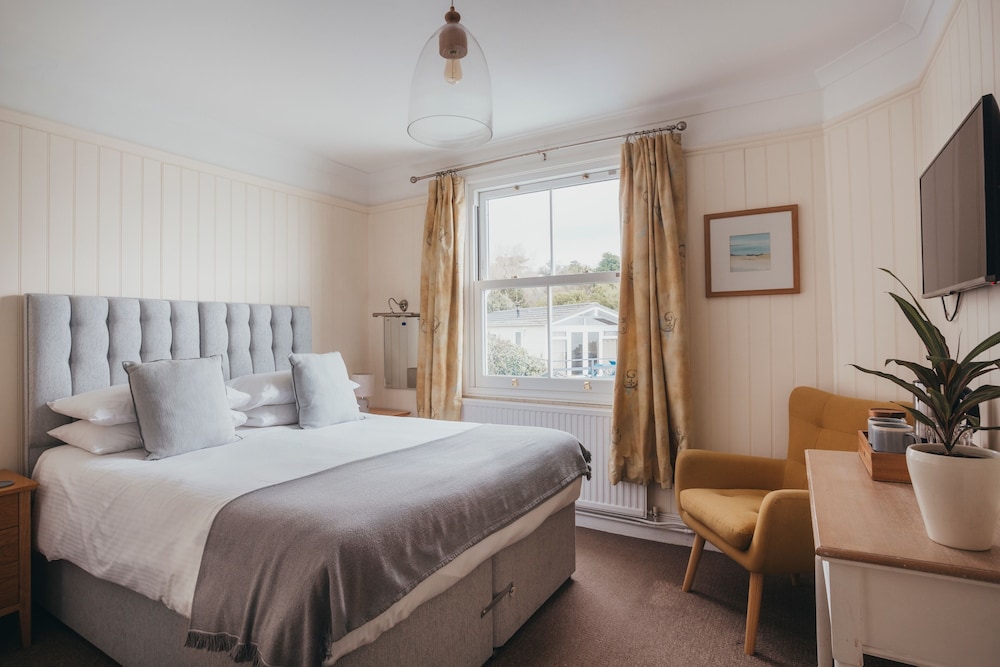 The Bay Hotel 7/50