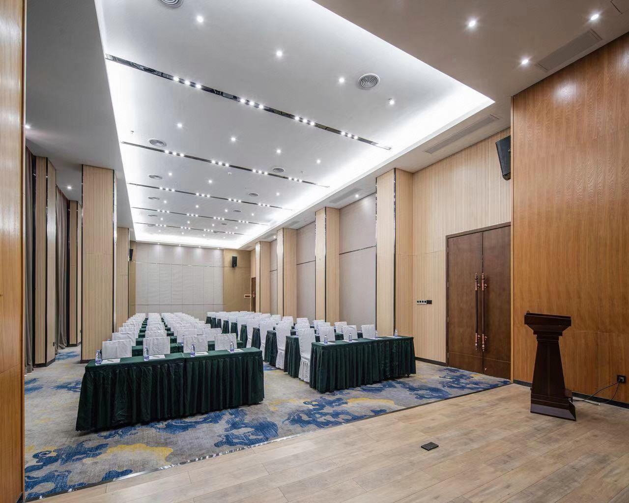 Echarm Hotel (Beihai International Passenger Transport Port Yintan) 37/42