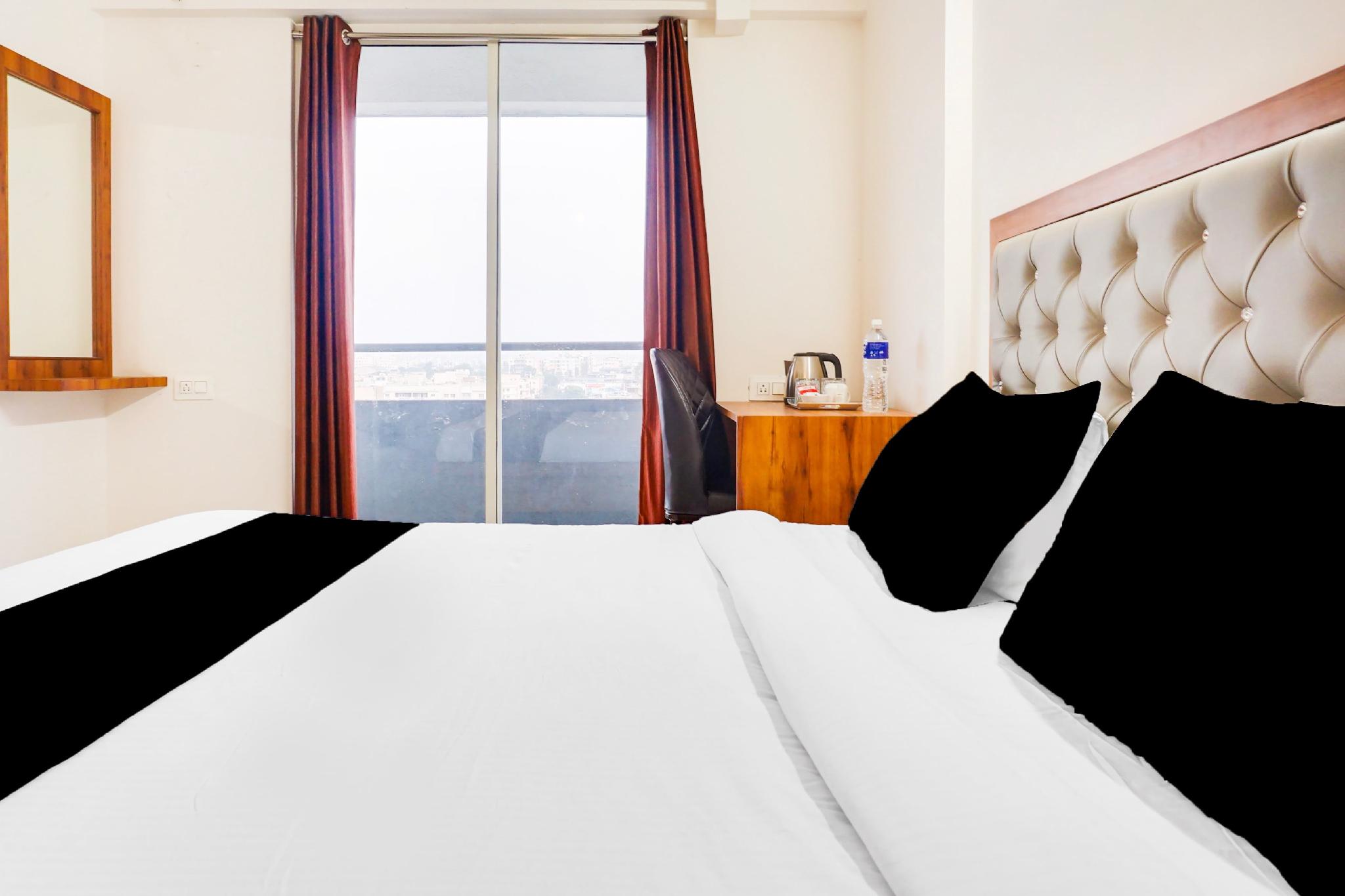 Super Townhouse Lohegaon Near Pune Airport formerly Landmark Regency 18/29