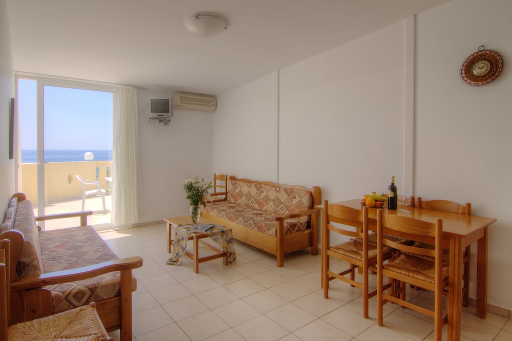 Sunrise Hotel and Apartments Rodakino 51/73