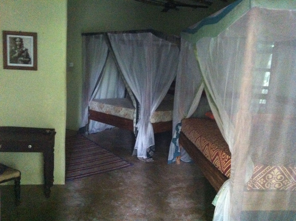 Casa Umoja Guesthouse 20/50