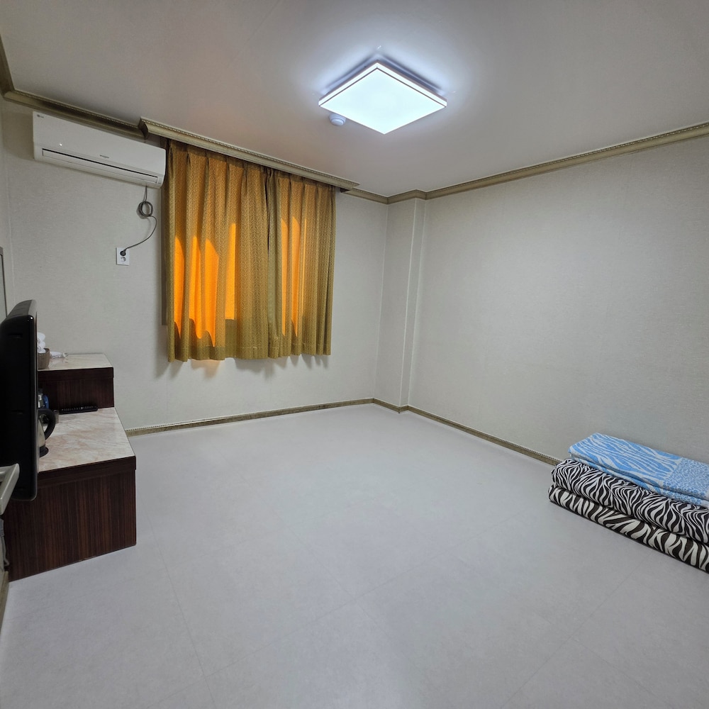 Island Motel 38/60