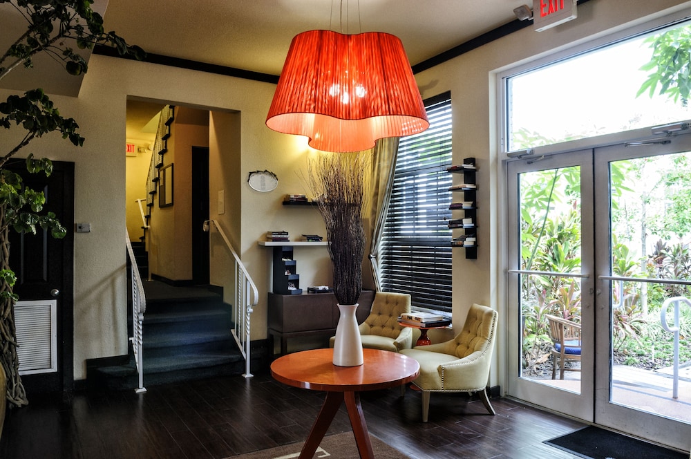 Tradewinds Apartment Hotel 33/65