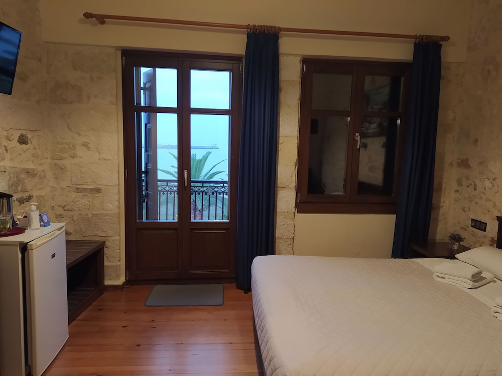 The Sea Front Rooms And Apartments 24/50