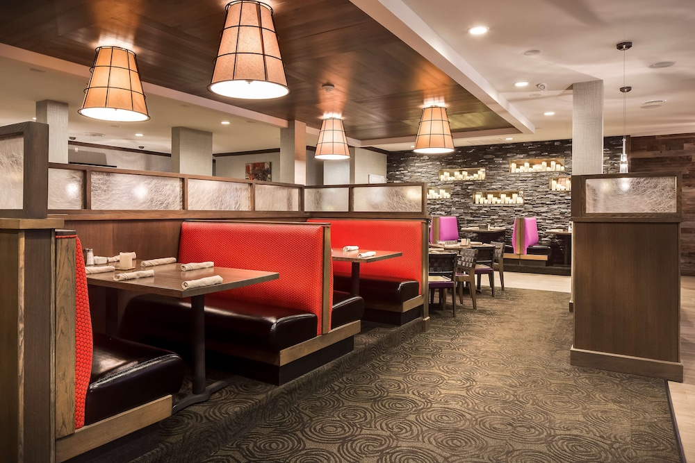 Hampton Inn Iowa City/Coralville 35/54