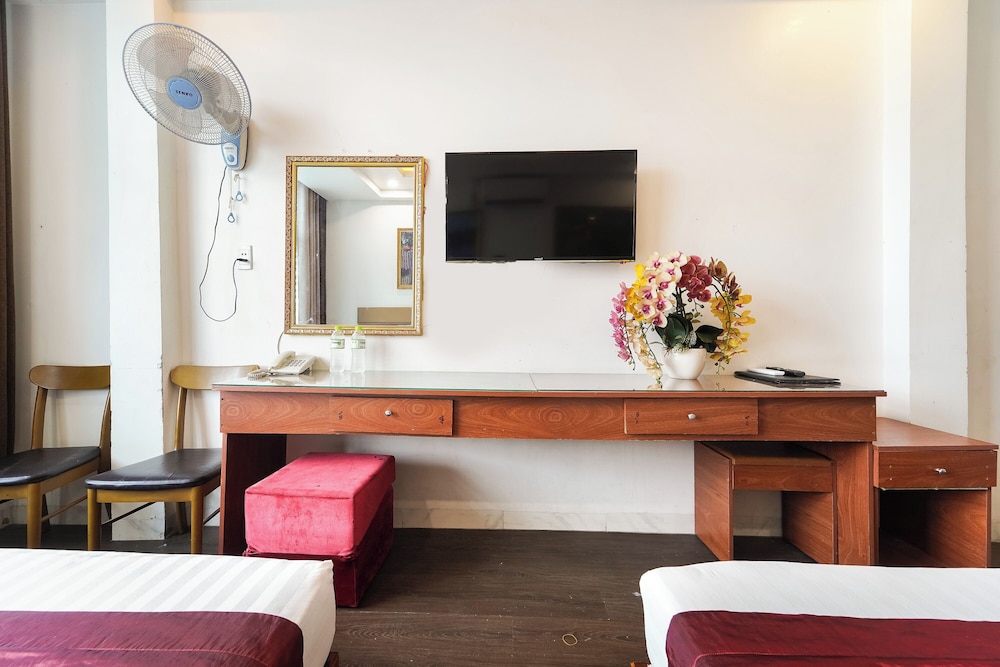 Collection O Eva Hotel District 8 Near Ben Thanh Market 33/39