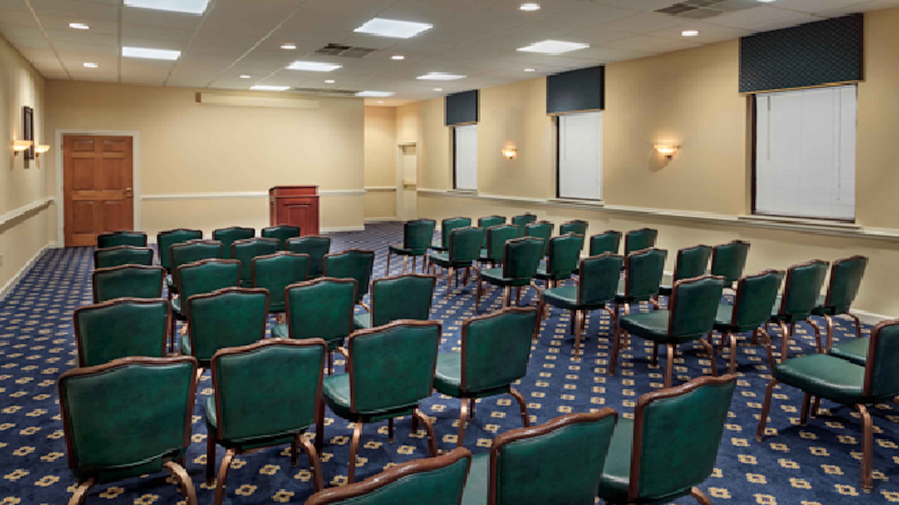 Red Roof Inn & Suites Newport News 40/48