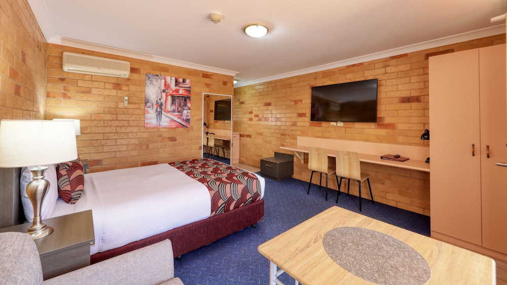 NORTH PARKES MOTEL 14/39