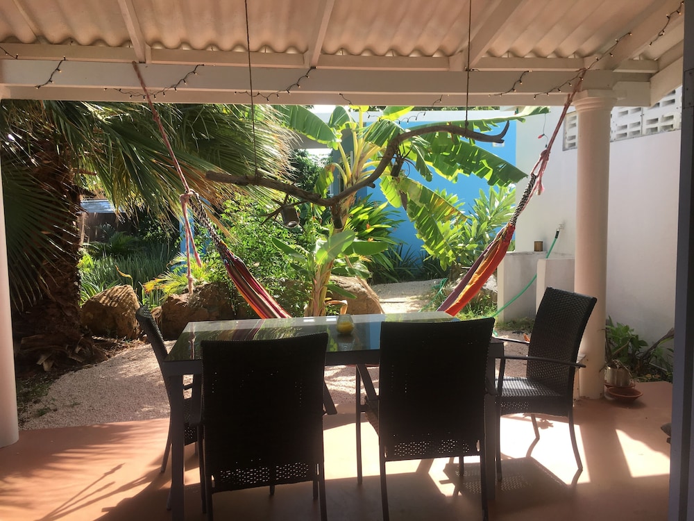 Tropical Breeze Apartments 35/49