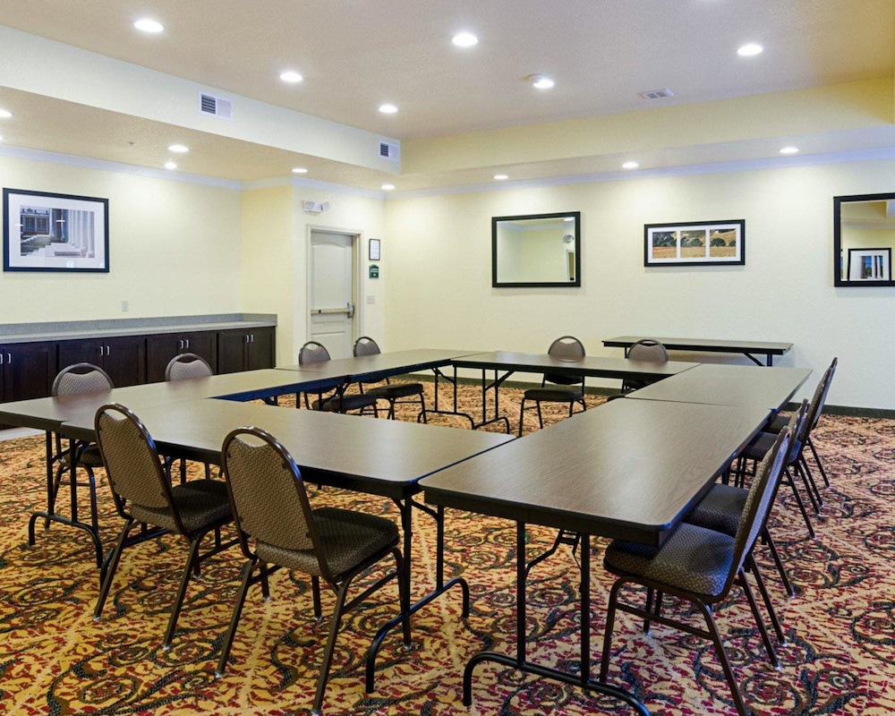 Comfort Inn Suites Orange Montpelier 44/55