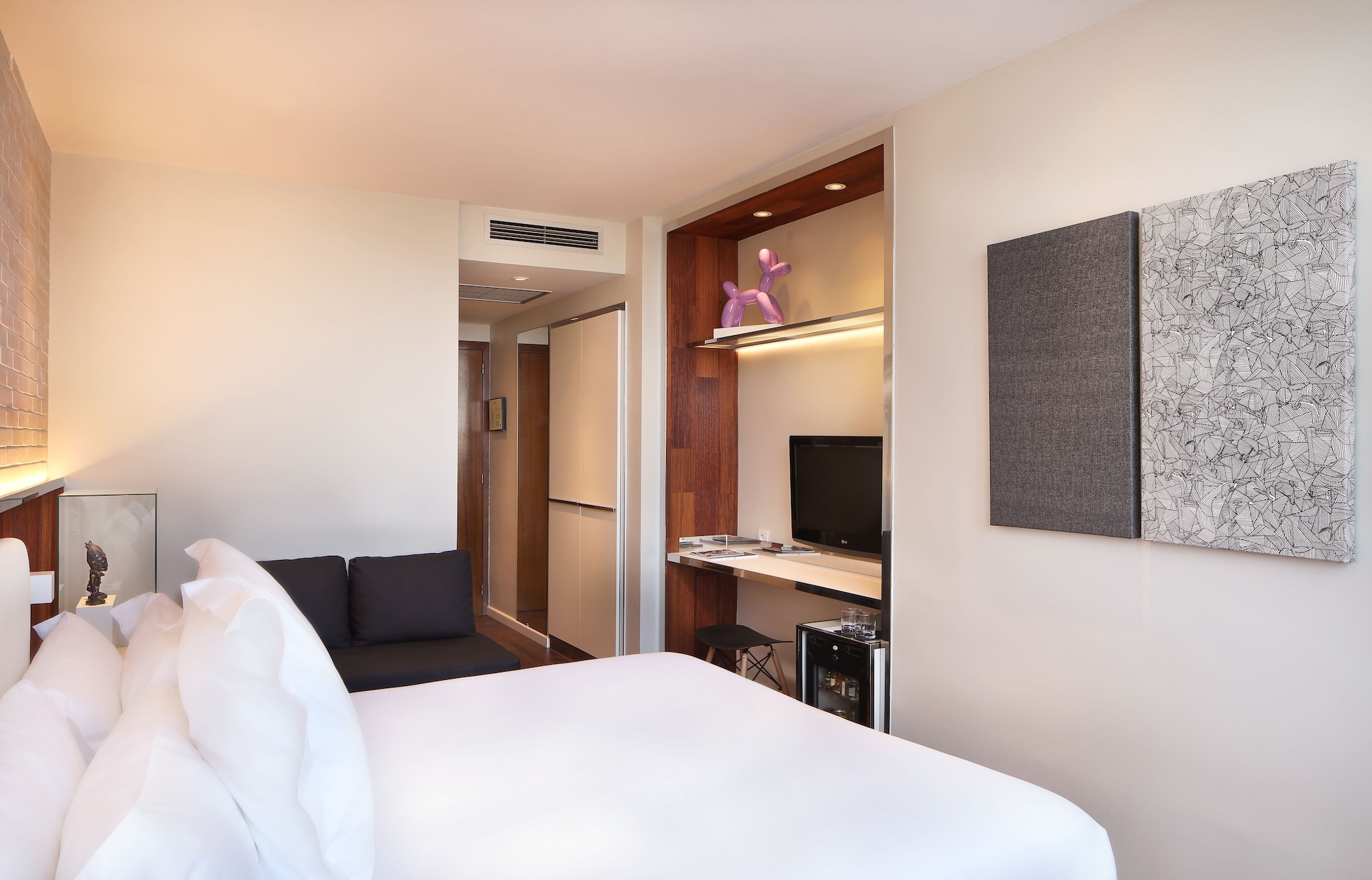 EXECUTIVE, DOUBLE BED