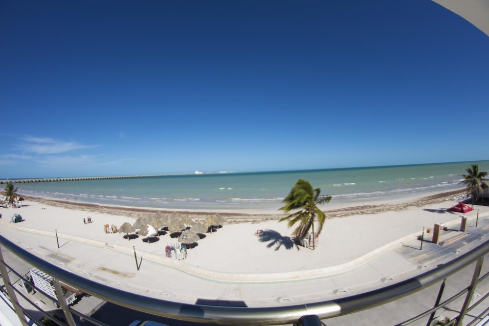 Hotel & Suites Domani 40/46
