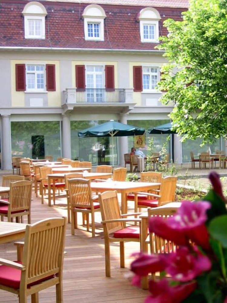 Sante Royale Hotel 41/65
