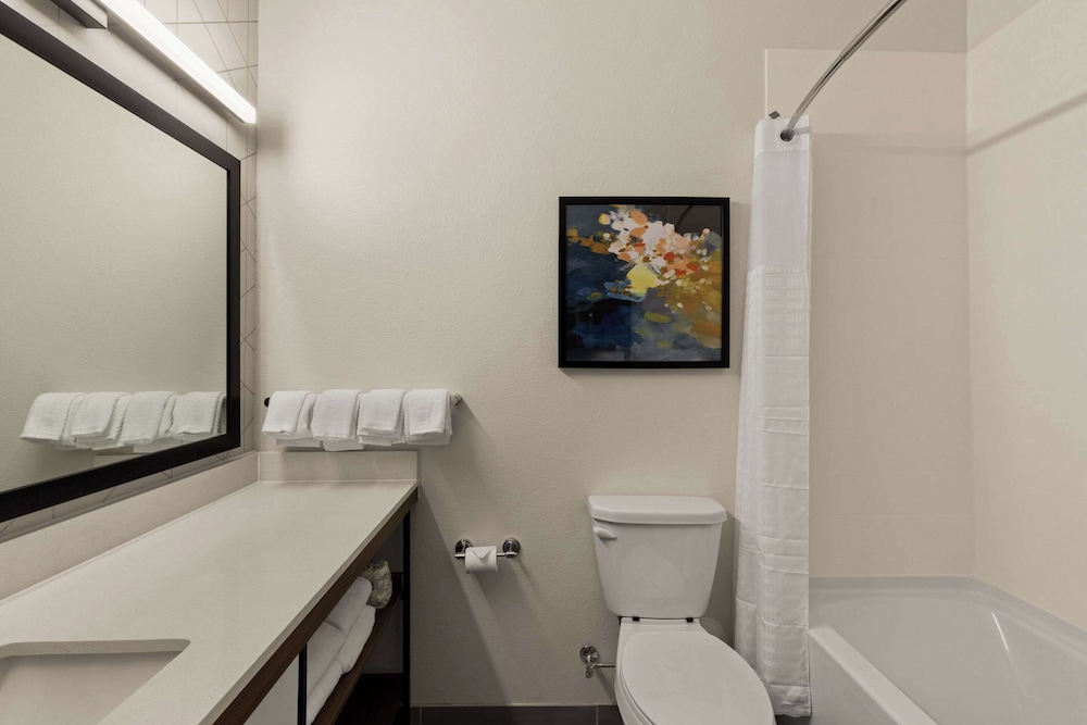 جناح بسريرين كوين بمطبخ، Everhome Suites Temecula 7/7