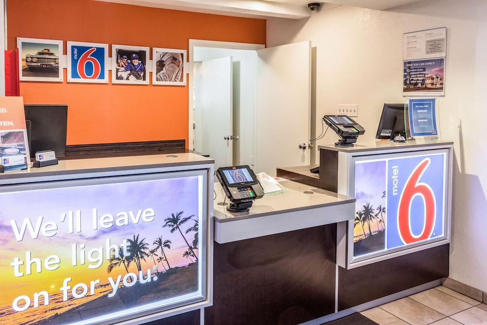 Motel6 Bakersfield, CA - East 10/39