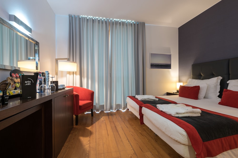 Arts in Hotel Conde Carvalhal 23/68