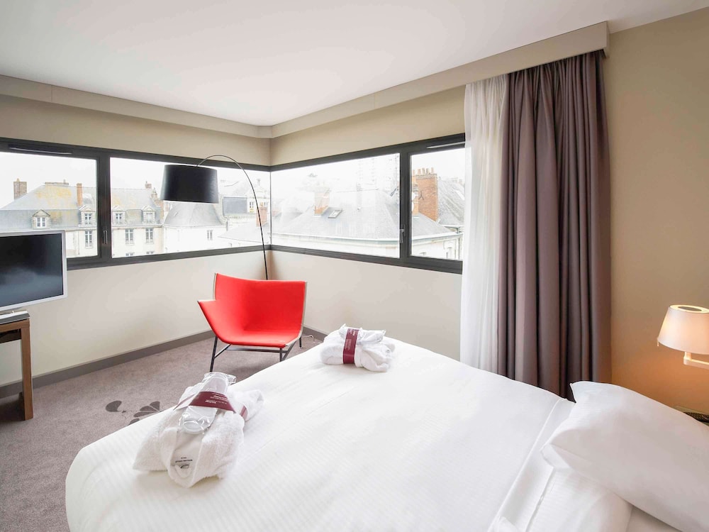 MERCURE CHOLET CENTRE 20/48
