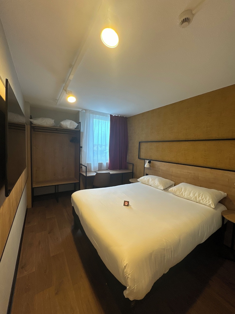 Ibis Orleans La Chapelle Saint Mesmin 26/64