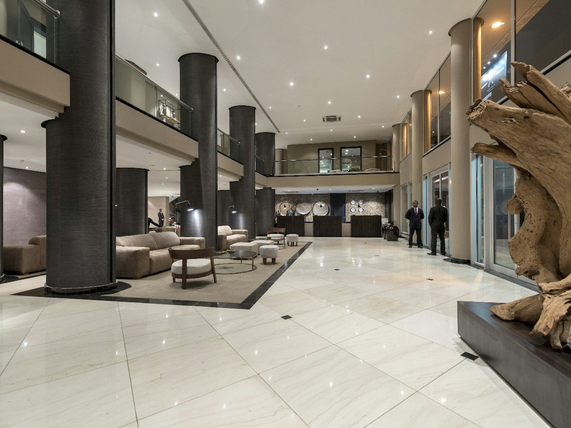 Avenida Hotel Maputo 28/56