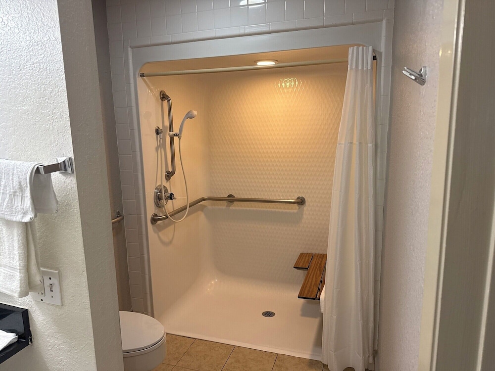 Studio6 Grand Prairie, TX 54/60