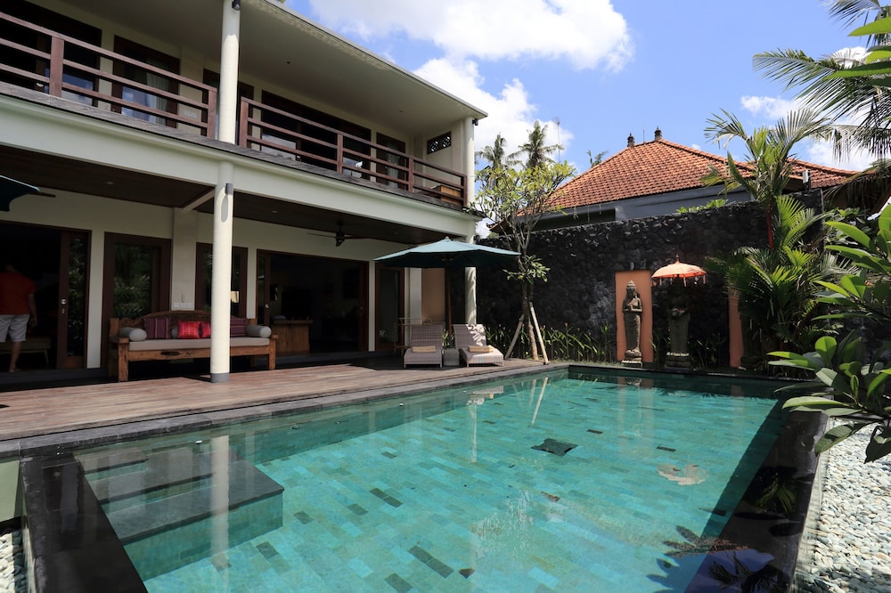 D'Legon Villas 4/74