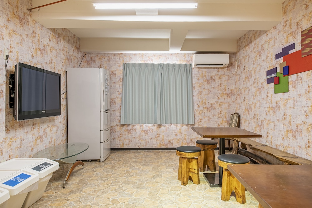 Tokyo House Inn 4/33