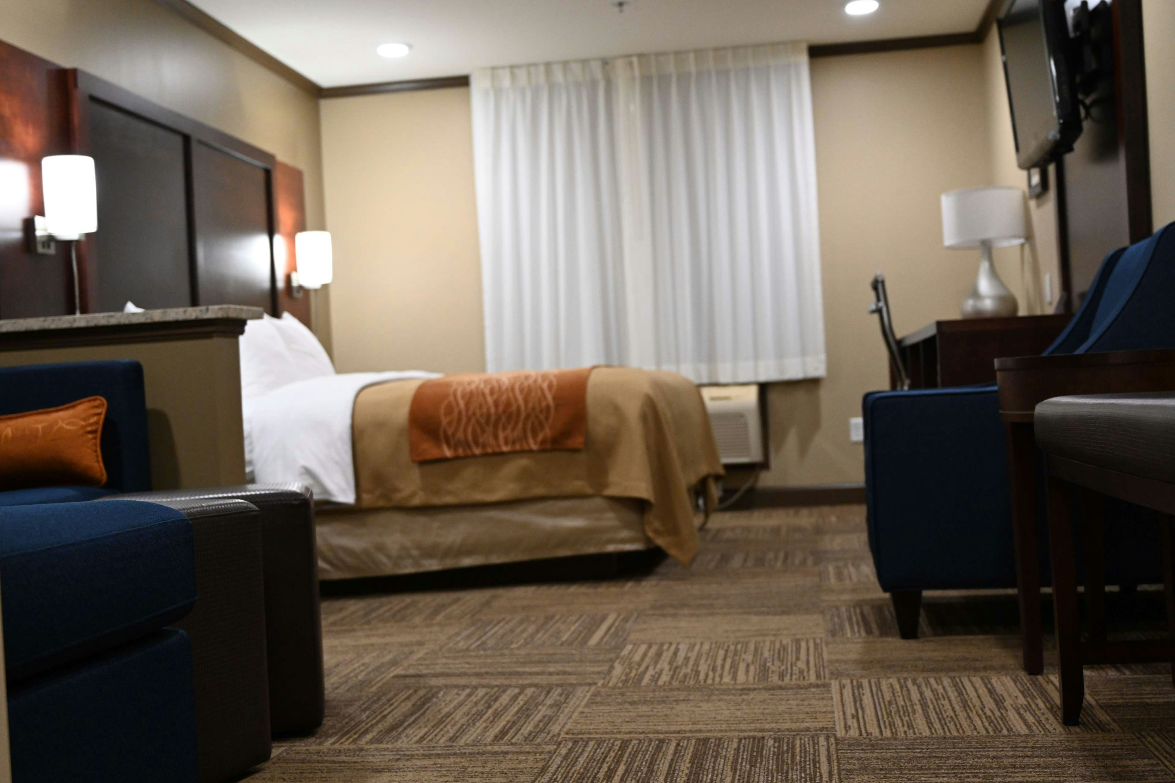 Giles Hotel Inn & Suites 22/31