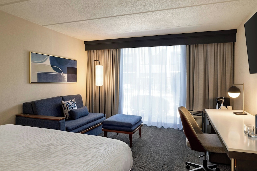 Courtyard by Marriott Atlanta Northlake 13/50