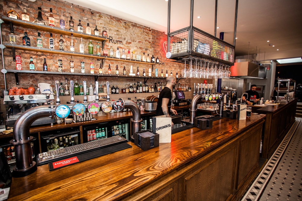 Publove the Crown Battersea 27/50
