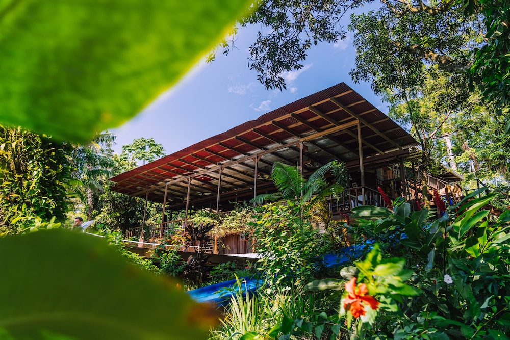 Bambuda Lodge in BASTIMENTOS ISLAND