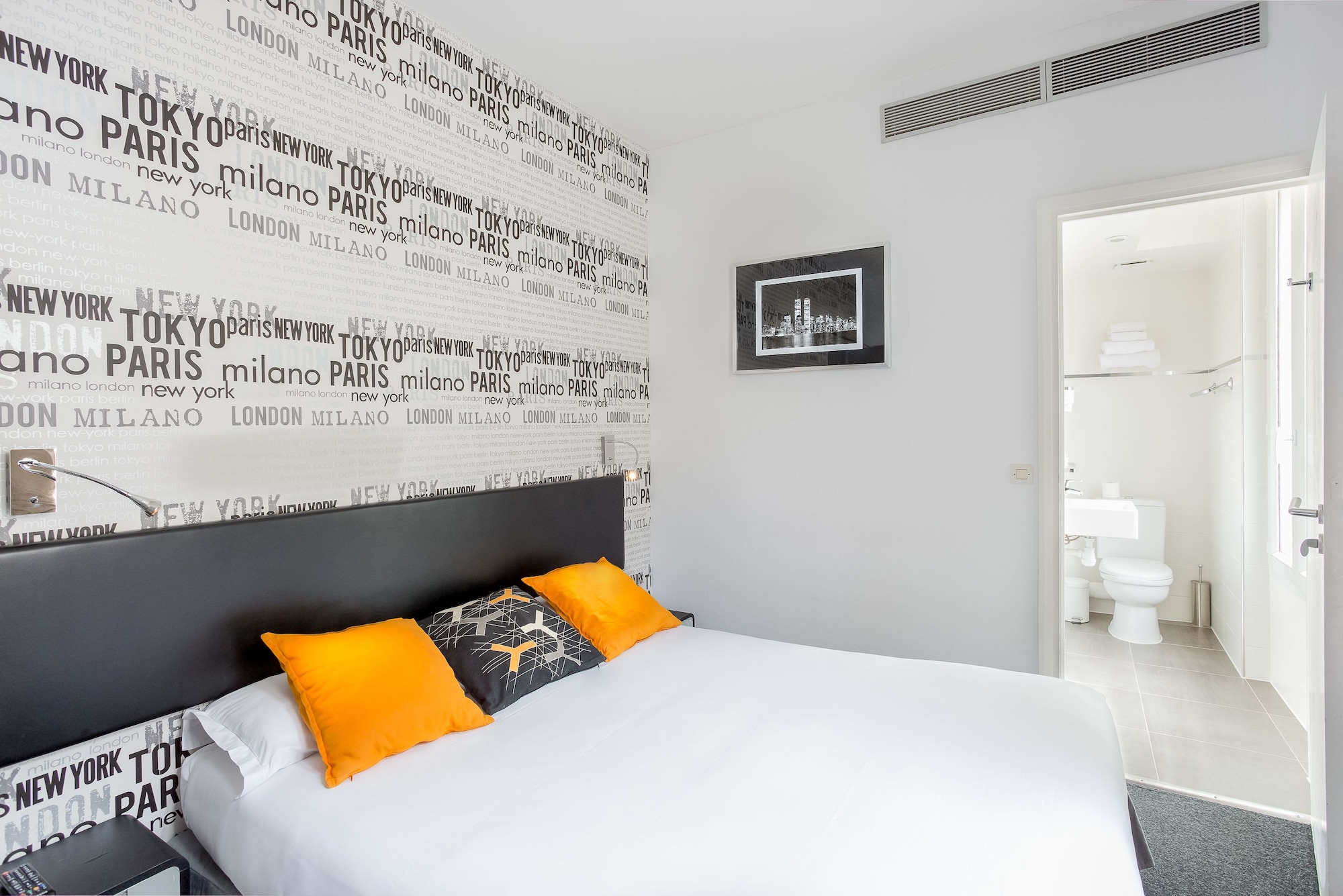 ROOM, DOUBLE BED