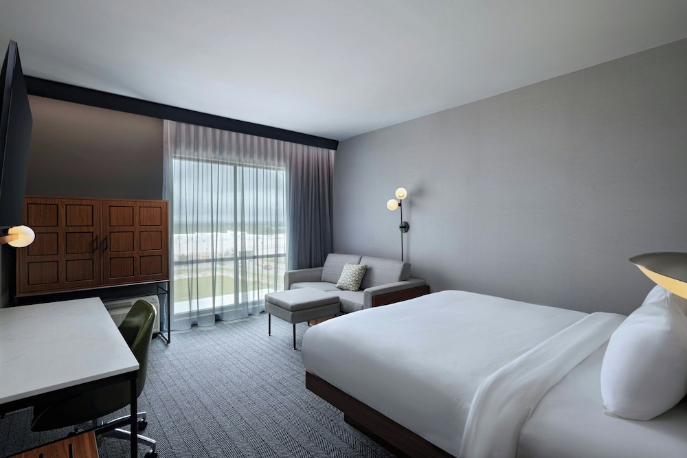 Room, King Bed, Sofa, Accessible