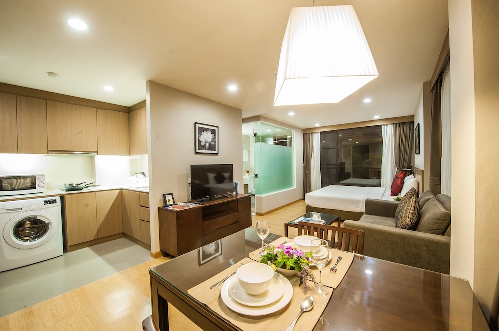 Burgundy Residence 35/43