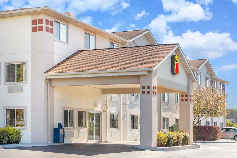 Super 8 by Wyndham West Middlesex/Sharon Area 1/42