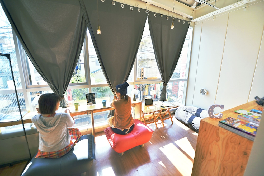 Chillulu Coffee & Hostel 51/55