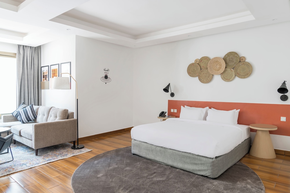EXECUTIVE, SUITE