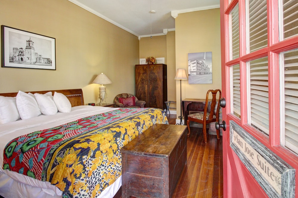 Inn on the Riverwalk 8/50
