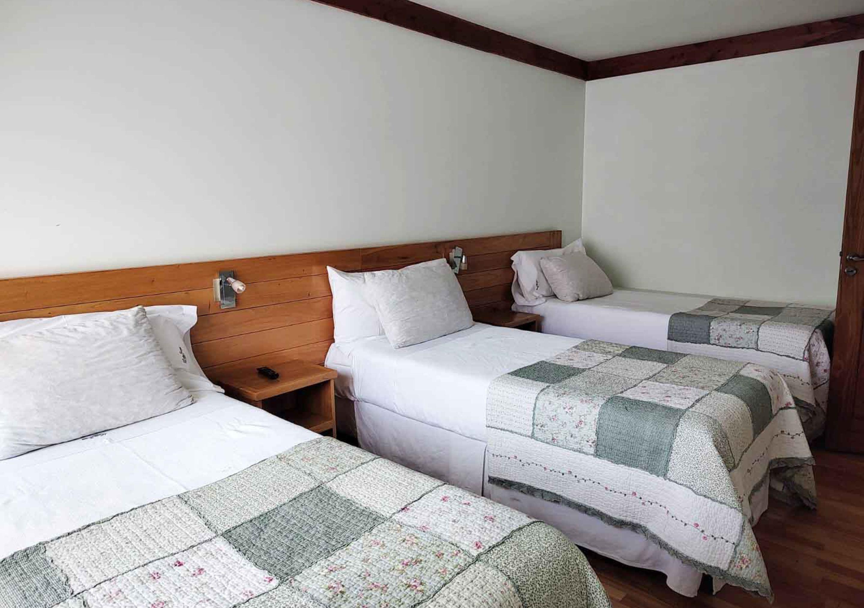 Lago, Cabin