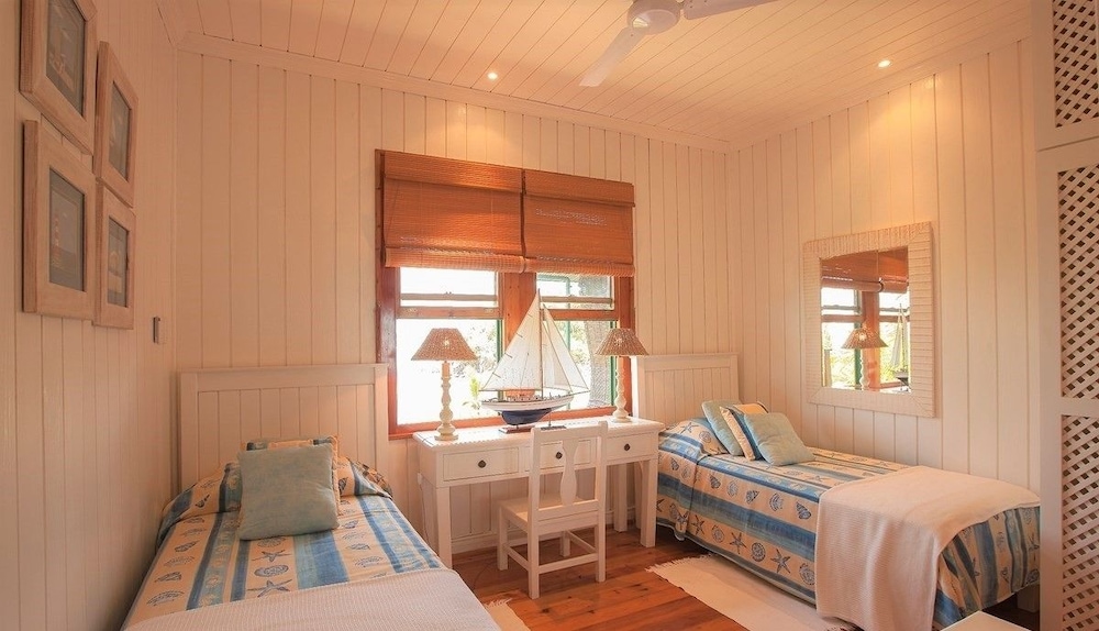 South Point Villas 5/50