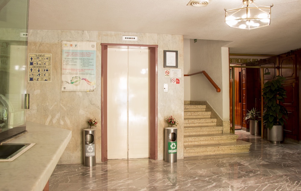 Hotel El Estadio 2/35