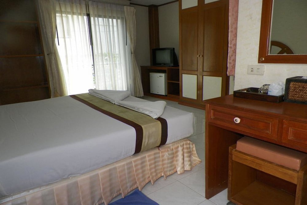 Natacha Hotel 16/35