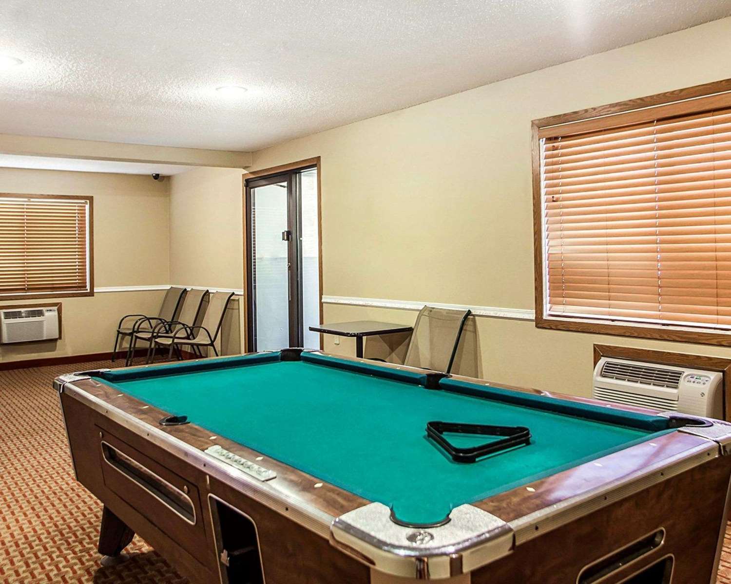 Quality Inn & Suites Davenport near I-80 15/24